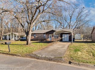 909 Essex St, Greenwood, AR 72936