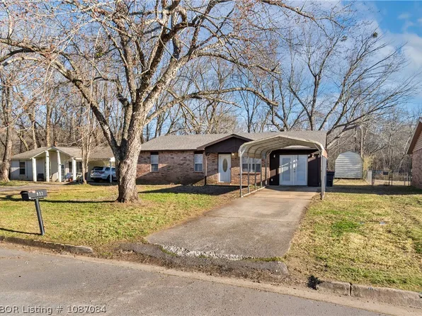 909 Essex St, Greenwood, AR 72936