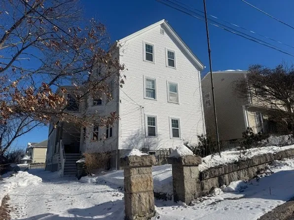 164 Narragansett St, Fall River, MA 02720