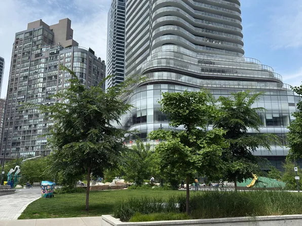 11 Wellesley St W, Toronto, ON