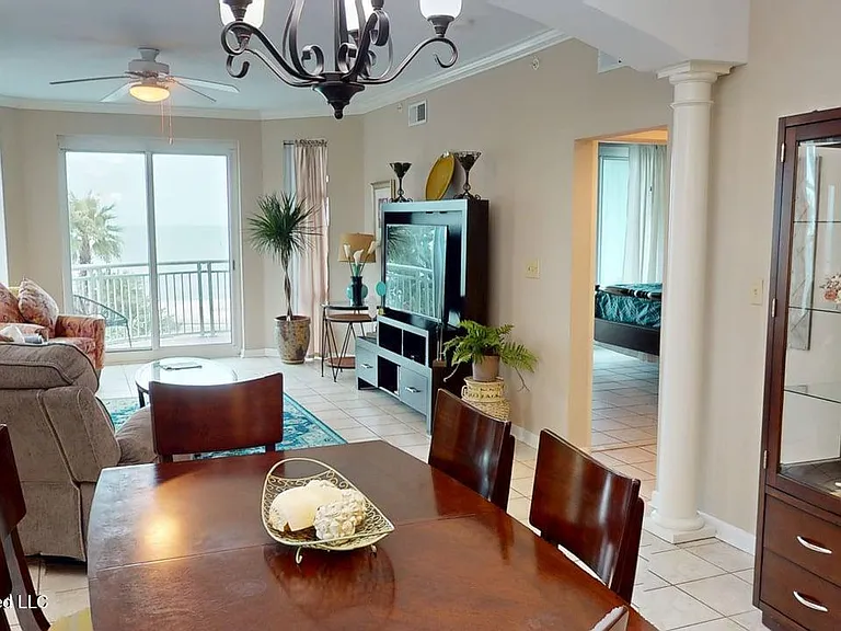 2230 Beach Dr #301 — Photo 5
