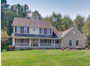 9930 Campton Ridge Dr, Chardon, OH 44024