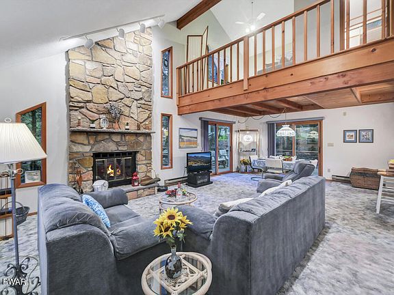 5th image of 1085 Beaver Lake Dr