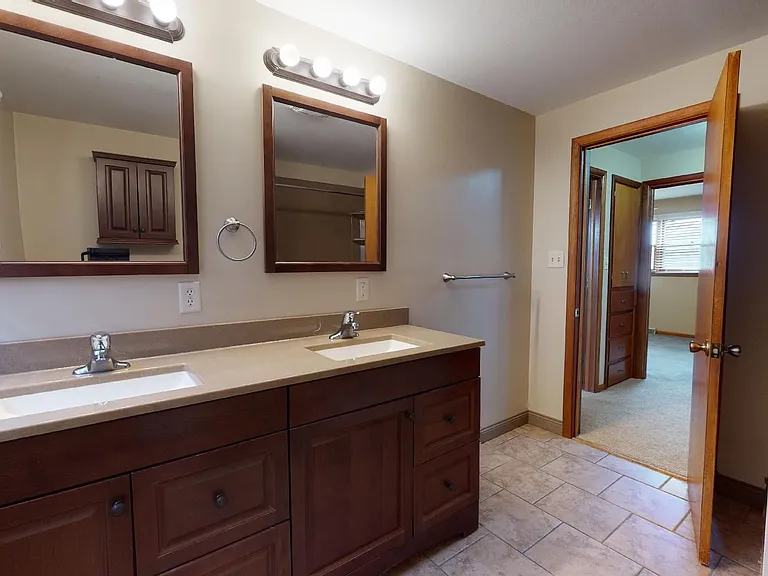 2409 Jackson St — Photo 10