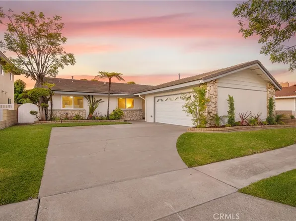 4657 Hazelnut Ave, Seal Beach, CA 90740