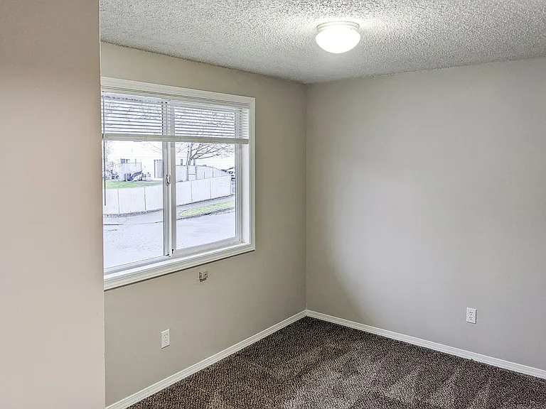 1543-1611 Salishan St SE — Photo 33
