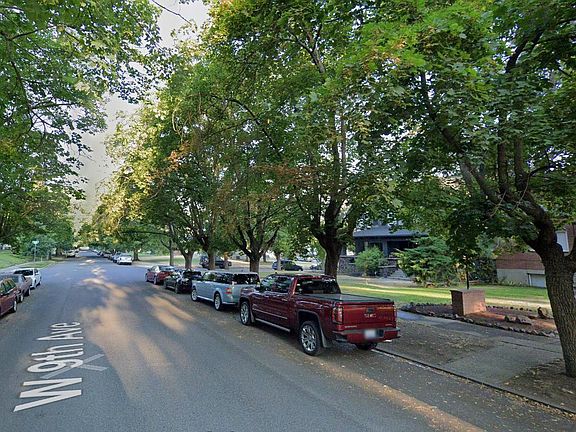 Tree-lined W 9th Ave