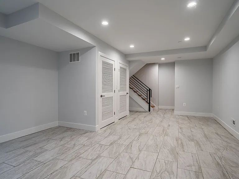 237 Tasker St — Photo 30