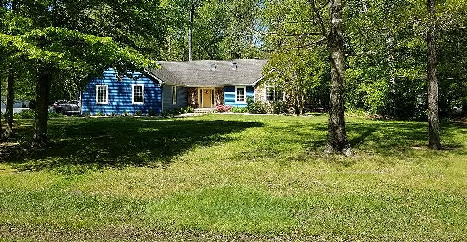 1st image of 716 Phillips Hill Dr