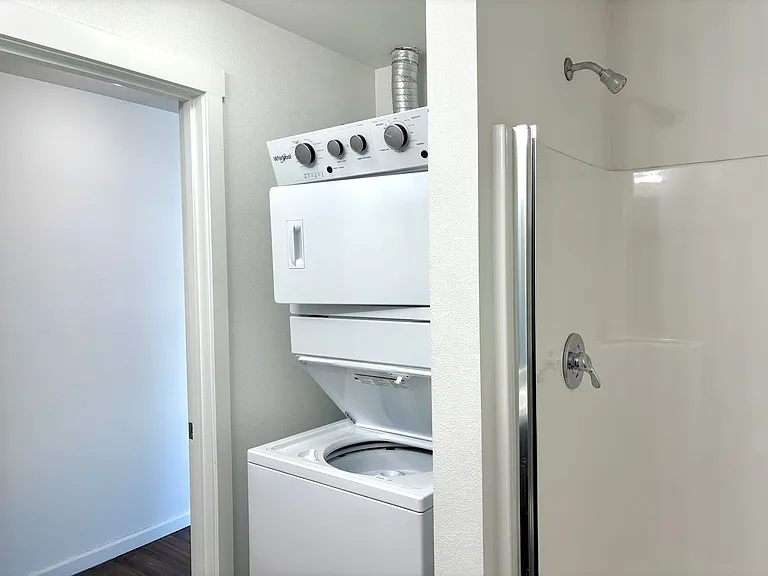 Roseland Apartments — Photo 10