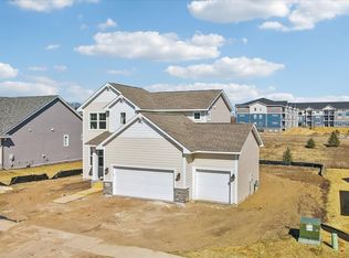 2896 Coventry Cir, River Falls, WI 54022
