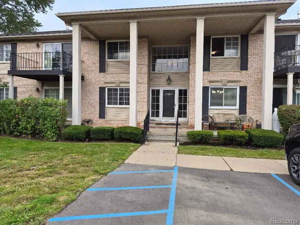 6139 Orchard Lake Rd APT 104, West Bloomfield, MI 48322