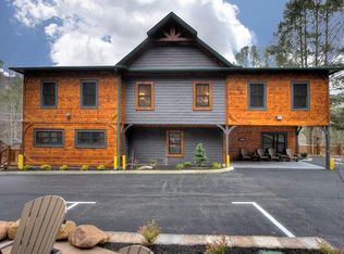 504 Ridge Rd, Gatlinburg, TN 37738