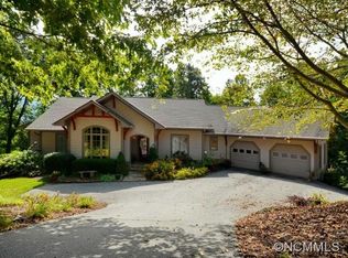230 Hawks Crest Ln, Weaverville, NC 28787