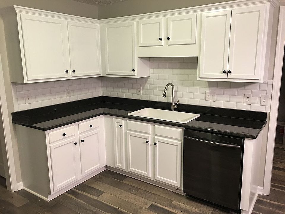 2nd image of 124 Centerrock Dr