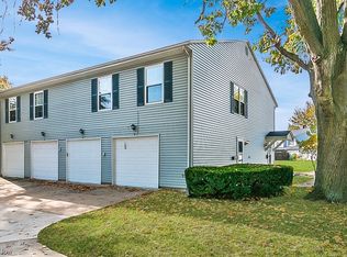 7961 Independence Dr APT B, Mentor, OH 44060