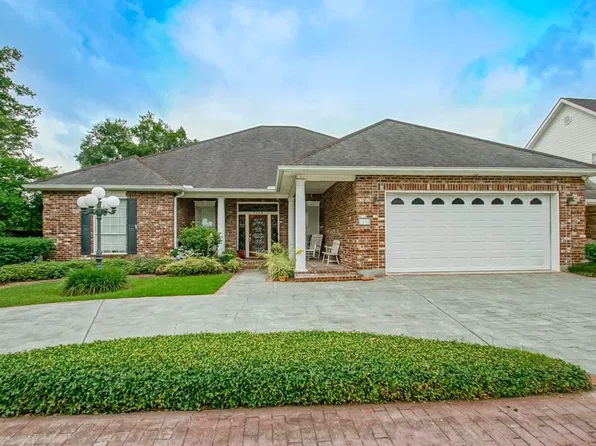 7208 Brighton Dr, Harahan, LA 70123