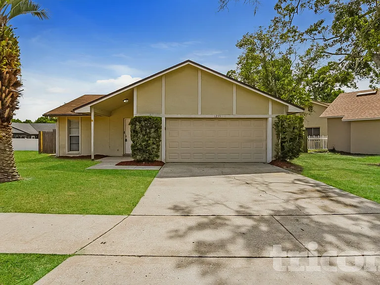 1239 La Mesa Ave — Photo 1