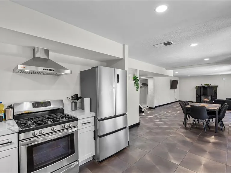 2571 Vegas Valley Dr — Photo 10