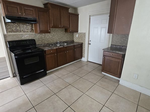 1010 W 45th St APT A