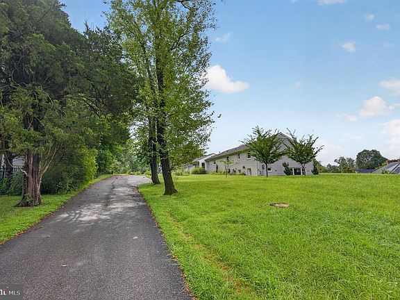 5th image of 10022 Colvin Run Rd