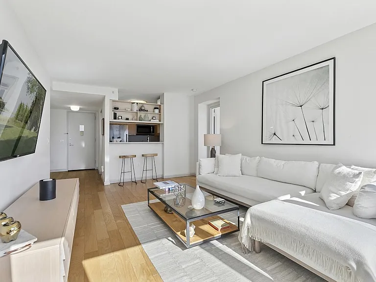 601 W 57th St #38K — Photo 4