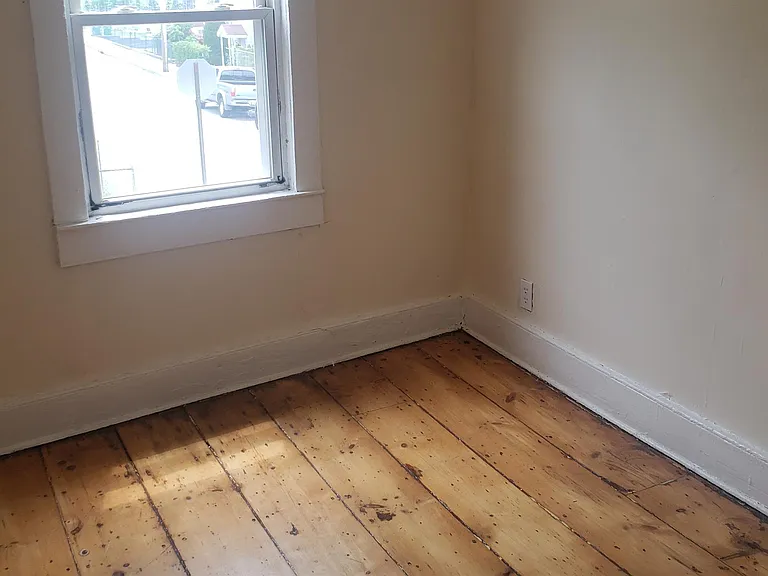 116 E Main St — Photo 10