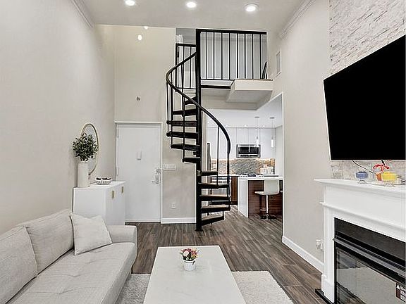4th image of 2805 E 26th St APT 3A