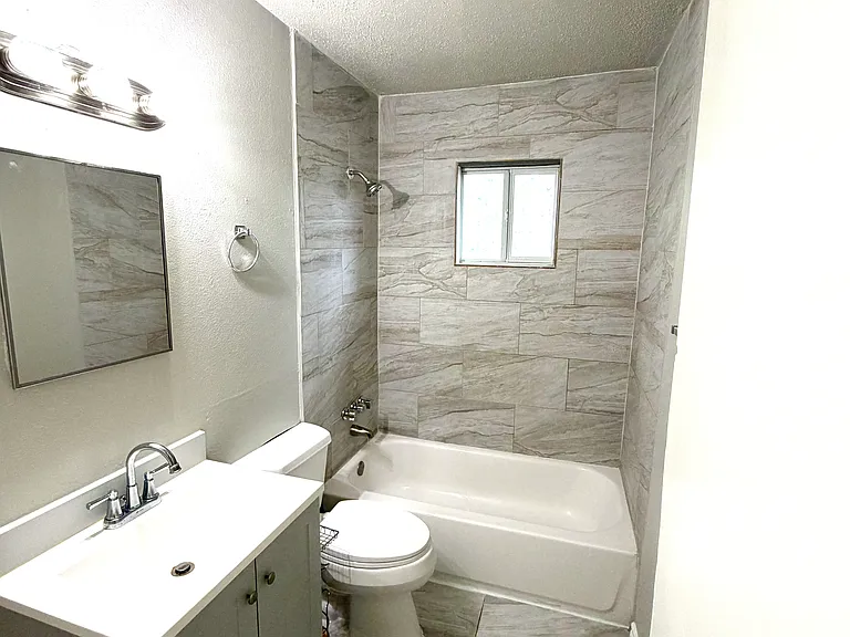 324 Altitude Dr #16 — Photo 1