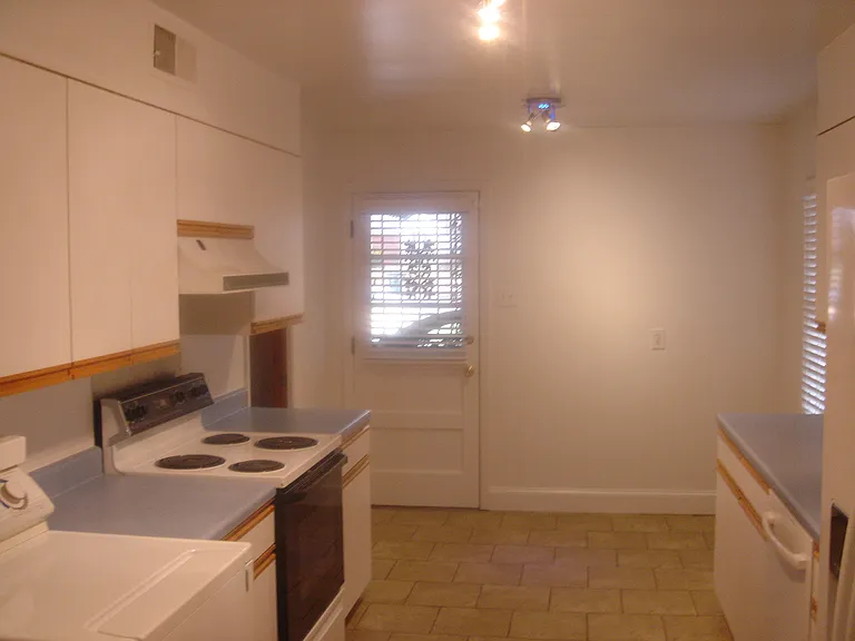 336 W Peg Ln — Photo 7