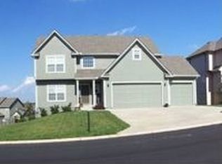 613 SW Gentry Ln, Lees Summit, MO 64081