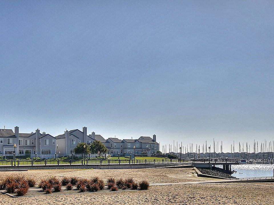 The Beach at Marina Bay
