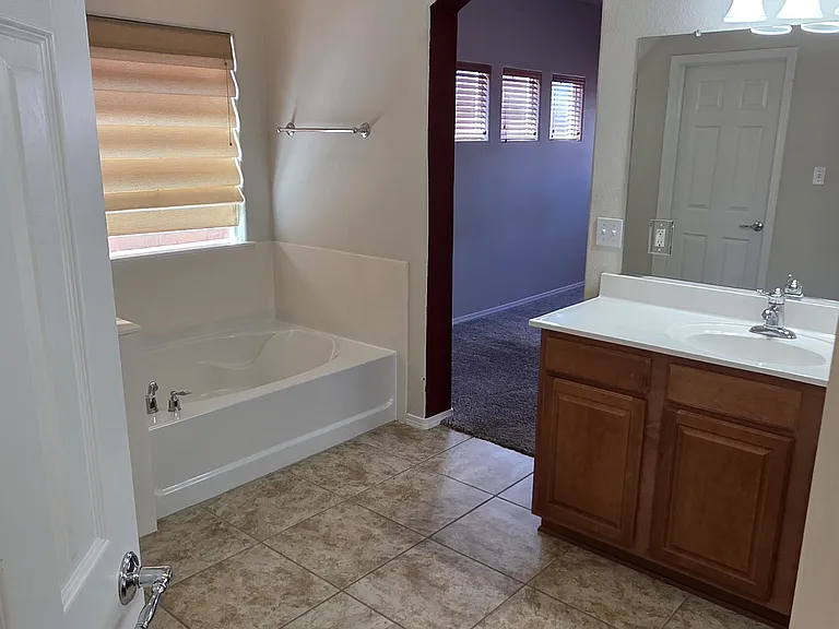 1100 Alegria Rd NW — Photo 17