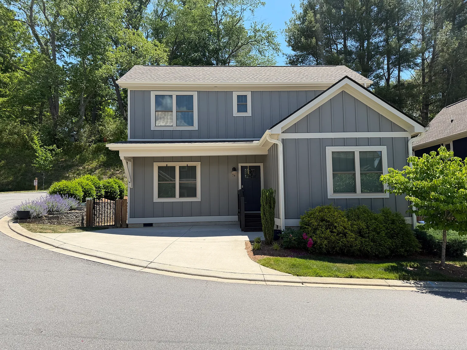 3 bed, 1330 sqft, $2,250 — Photo 2