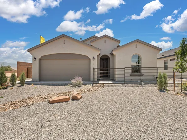 20 Calle Guaymas, Los Lunas, NM 87031