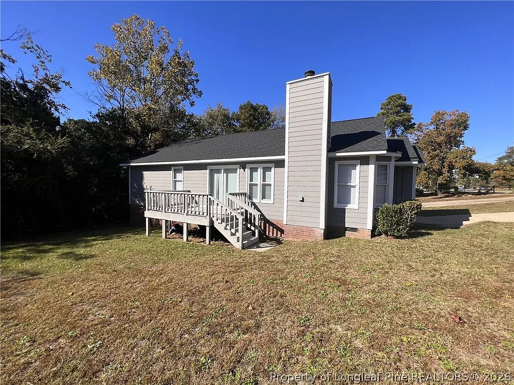 3 bed, 2.0 bath, 1105 sqft, $1,450 — Photo 2