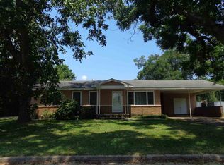 901 E Georgetown St, Crystal Springs, MS 39059