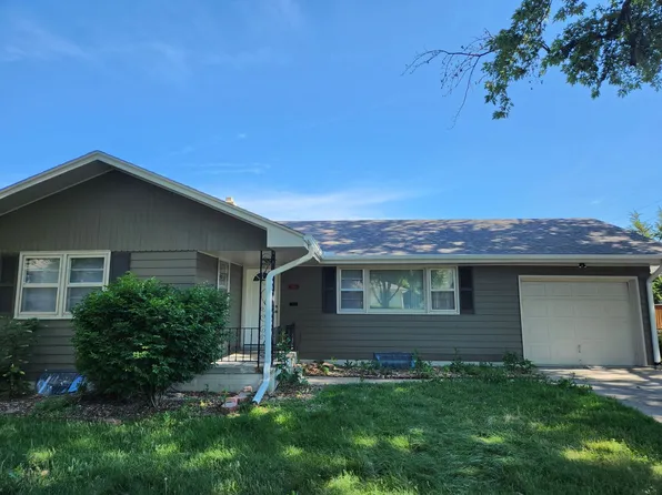 7410 Decatur St, Omaha, NE 68114