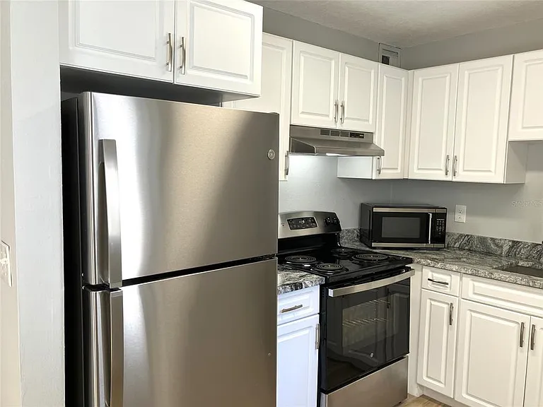11703 Raintree Village Blvd #B — Photo 25