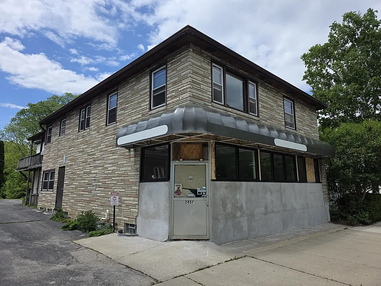 2857 S Howell Ave — Photo 12