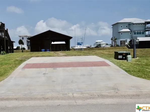 509 S 7th St, Port O Connor, TX 77982