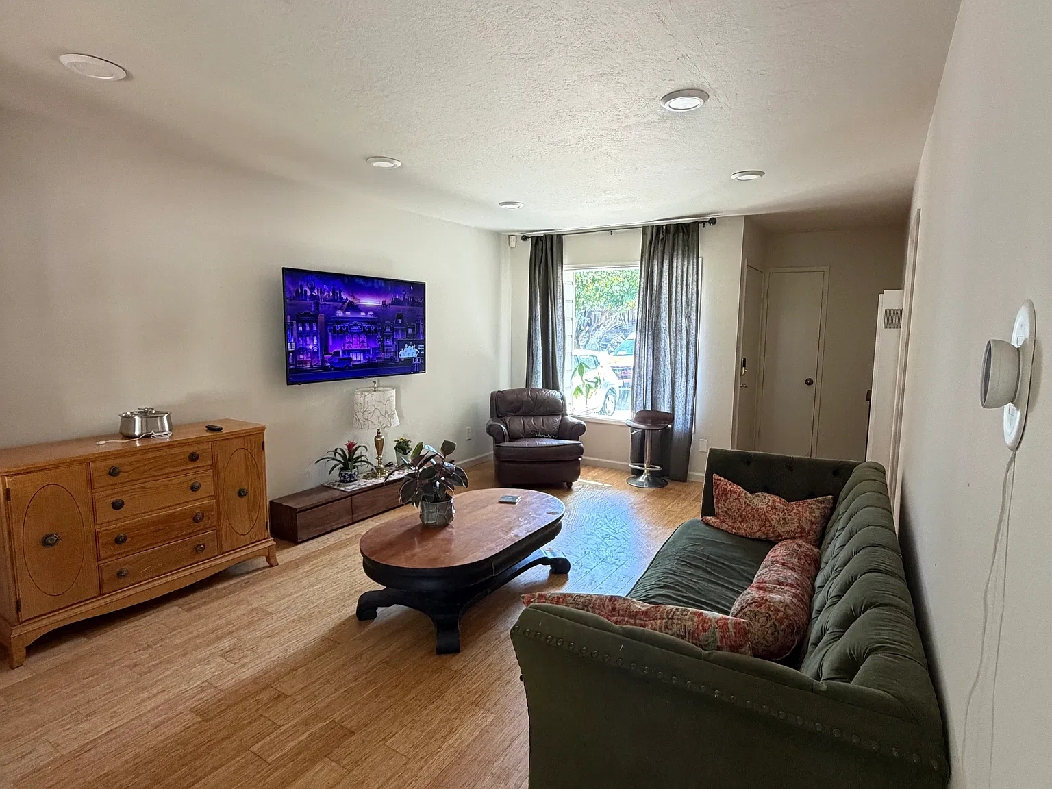 2240 Overlook Dr — Photo 2