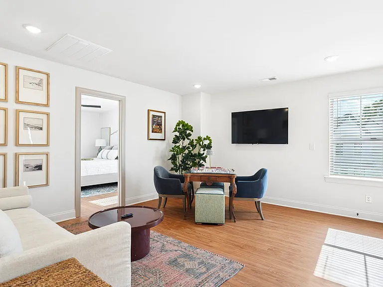 New Classically designed Duet style homes for Rent in Charlotte — Photo 11
