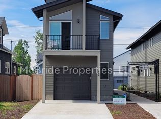 688 NW 3rd Ave, Canby, OR 97013