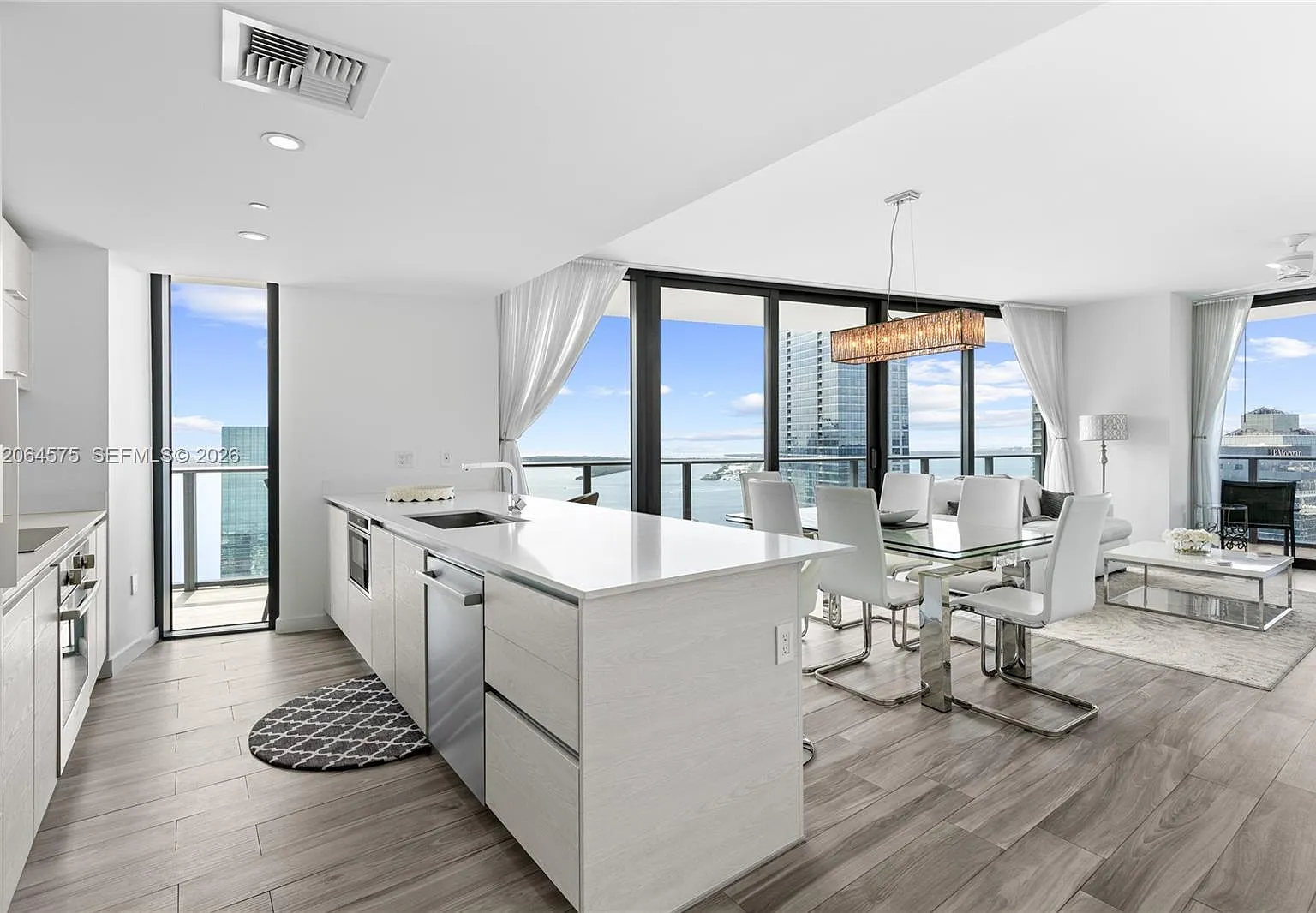 1300 S Miami Avenue Condo — Photo 2