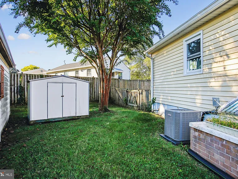 2405 Phillips Dr — Photo 36