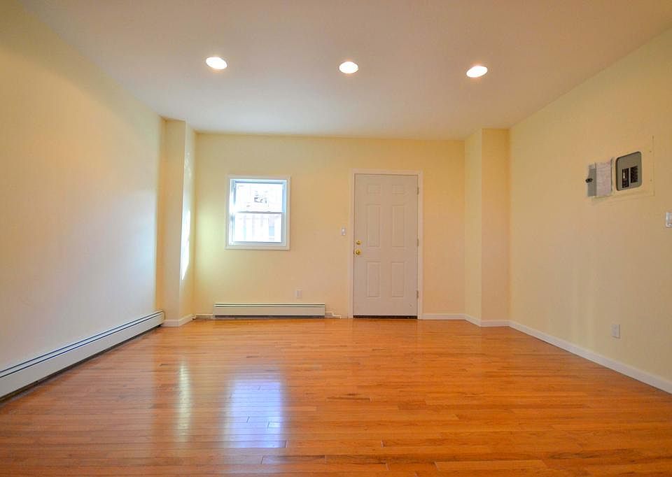 1st image of 230 Saratoga Ave APT 1A