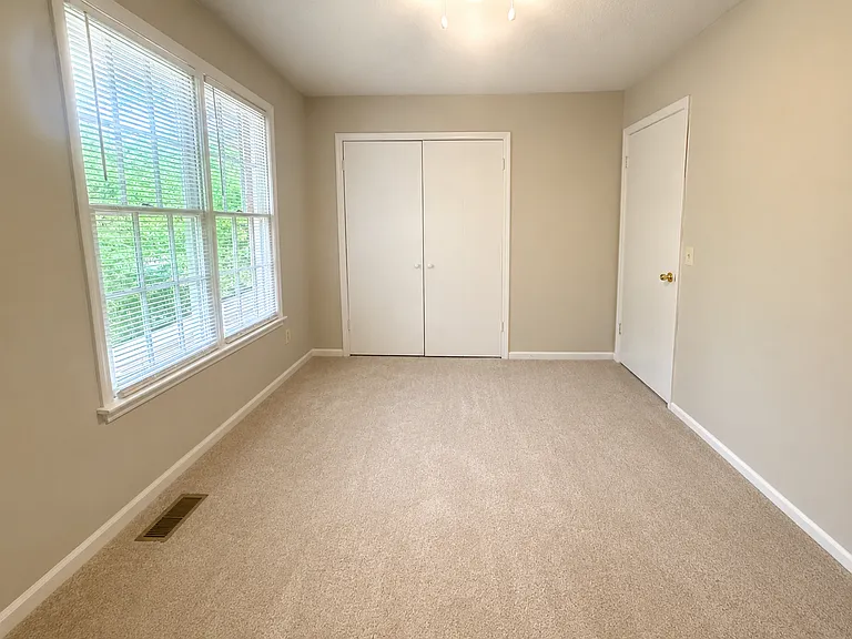 113C Manorwood Ct — Photo 8