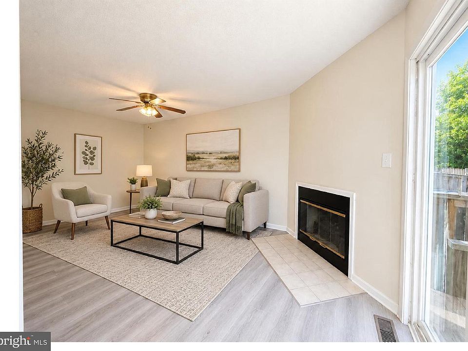 1st image of 45611 Longfields Village Dr
