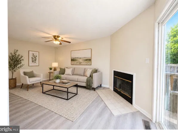 45611 Longfields Village Dr, Great Mills, MD 20634